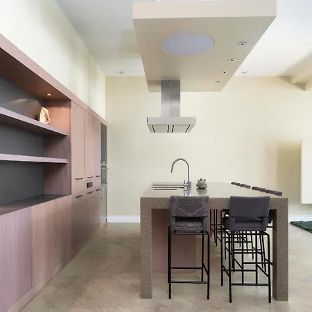 דירה Spacious, Very Cosy, Stylish And Perfectly Located *
