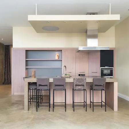 Spacious, Very Cosy, Stylish And Perfectly Located