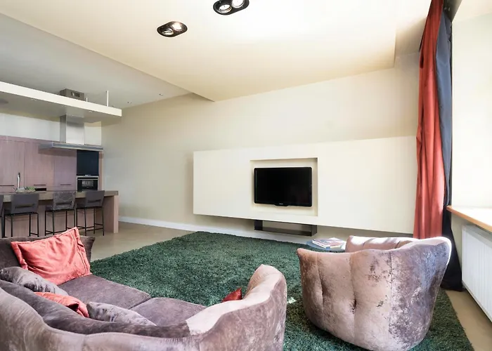 Spacious, Very Cosy, Stylish And Perfectly Located