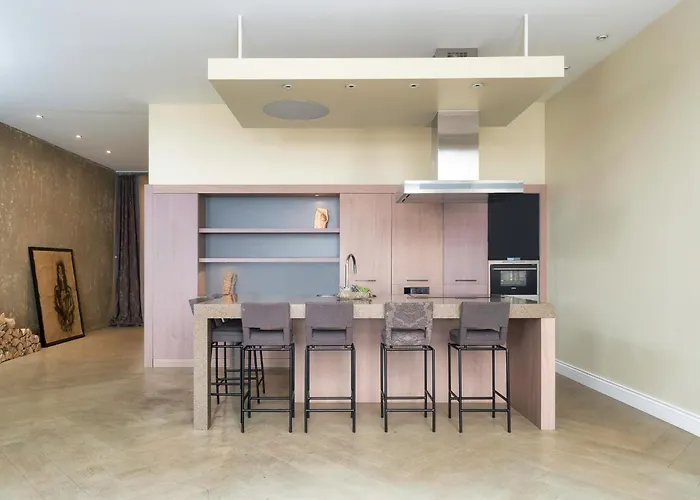 Spacious, Very Cosy, Stylish And Perfectly Located