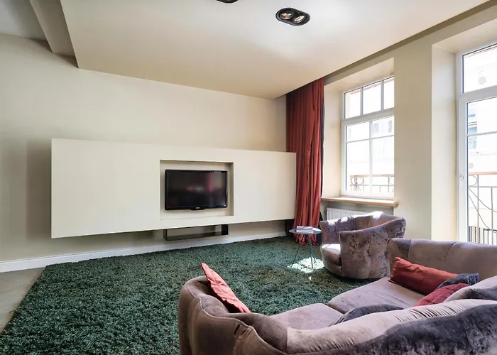 Spacious, Very Cosy, Stylish And Perfectly Located *