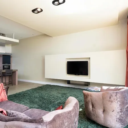 Spacious, Very Cosy, Stylish And Perfectly Located