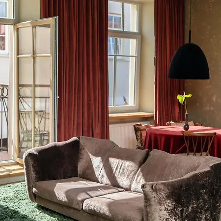 Spacious, Very Cosy, Stylish And Perfectly Located *