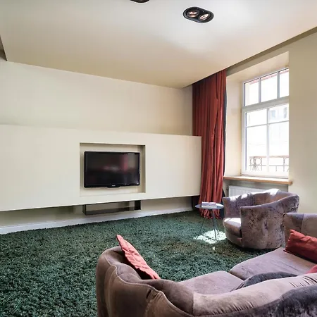 Spacious, Very Cosy, Stylish And Perfectly Located *