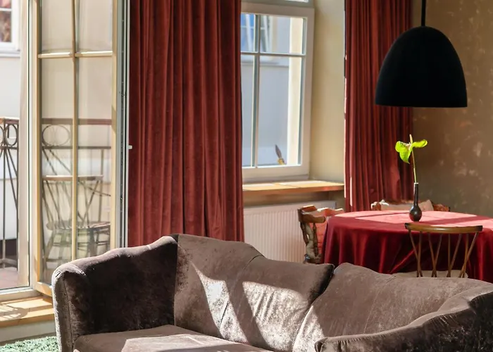 Spacious, Very Cosy, Stylish And Perfectly Located *